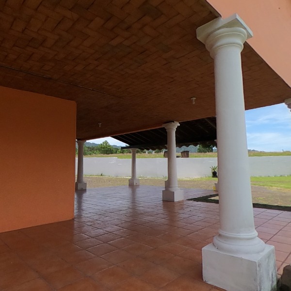 Portico lateral