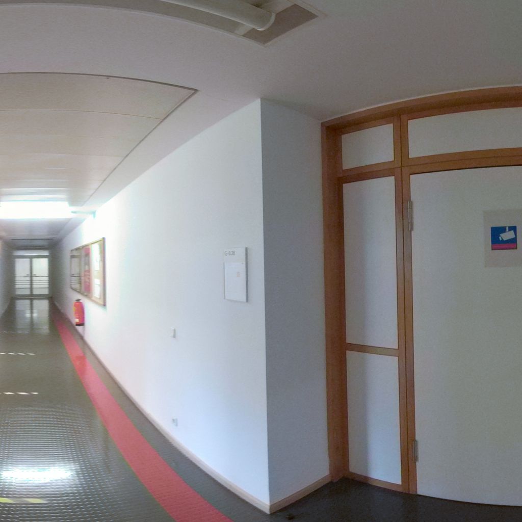 Gang vor G 0.38 Rechnerraum