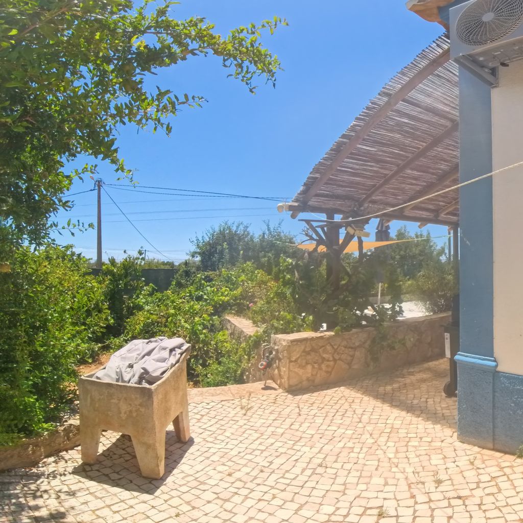 Exterior 3