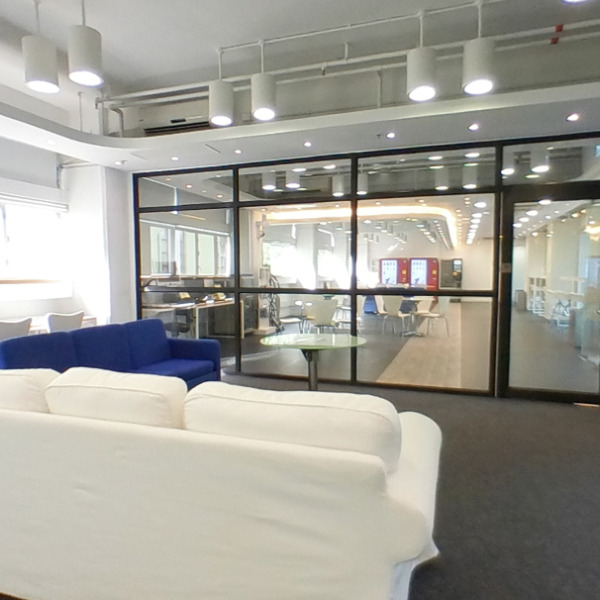Student Co-working (view1)