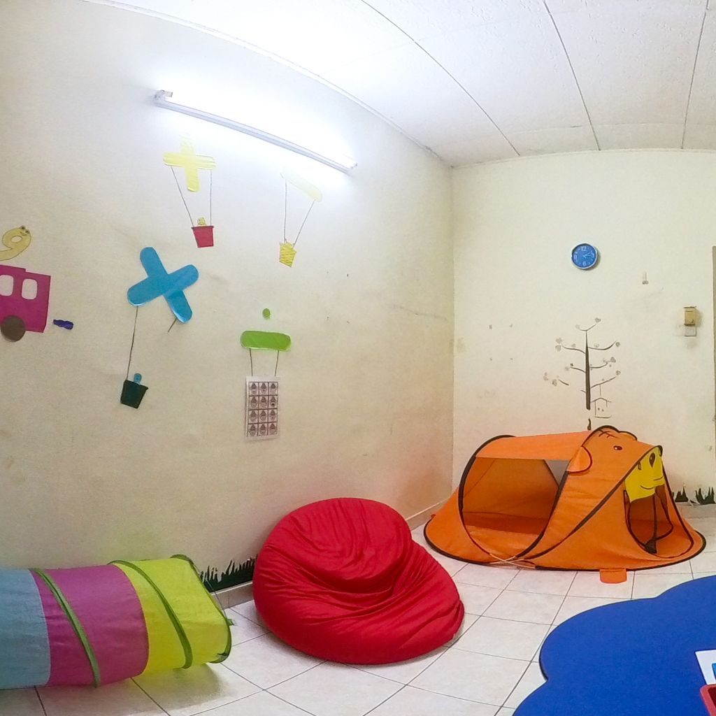 Table Task ; Therapy Room
