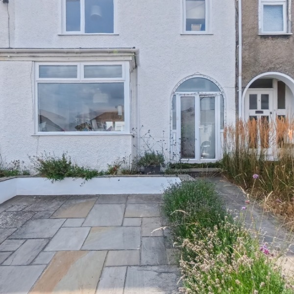 8 Metford Grove Westbury Park, Bristol BS6 7LG