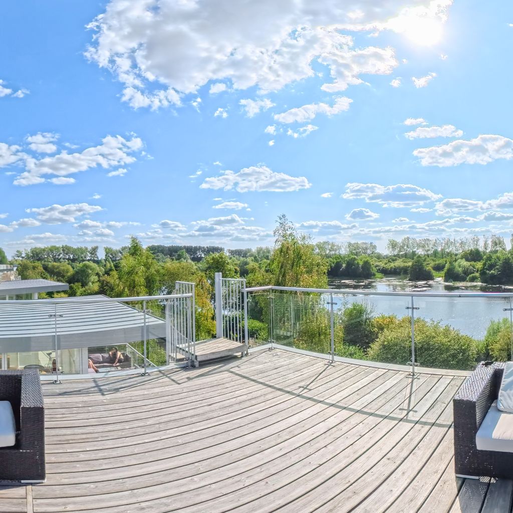 Roof terrace