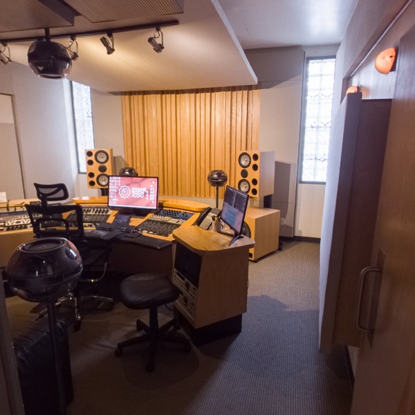 MASTERING ROOM