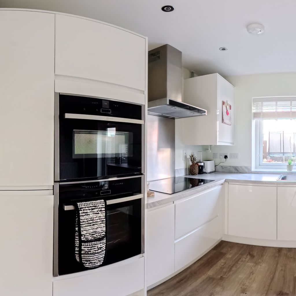 Kitchen entry