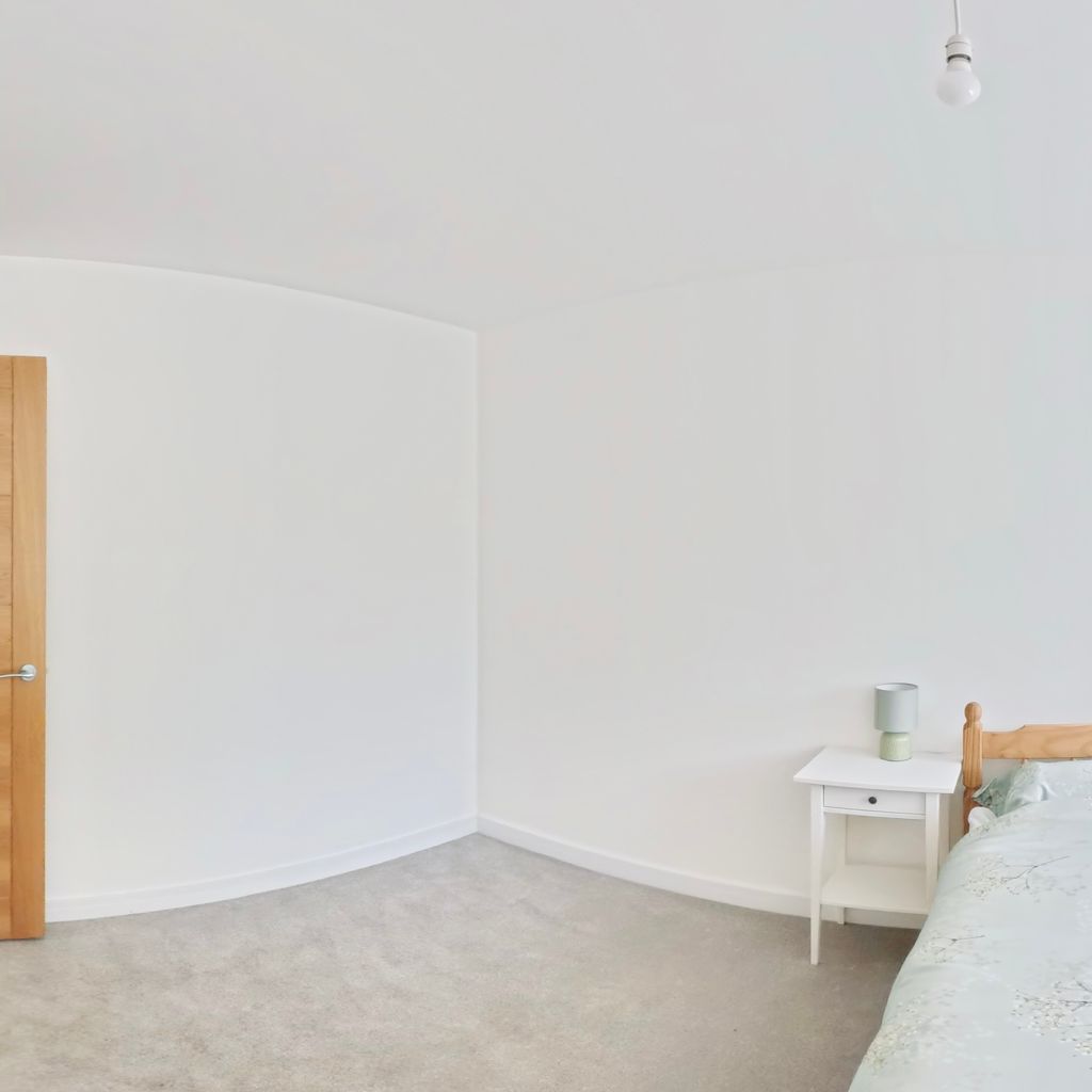 Bedroom 1 (b)