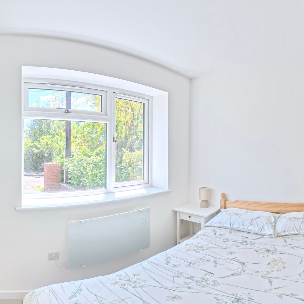 Bedroom 2 (b)