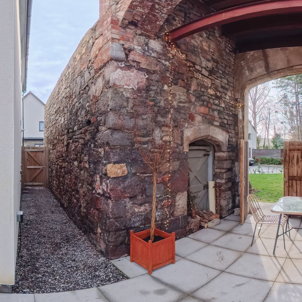 Exterior lounge