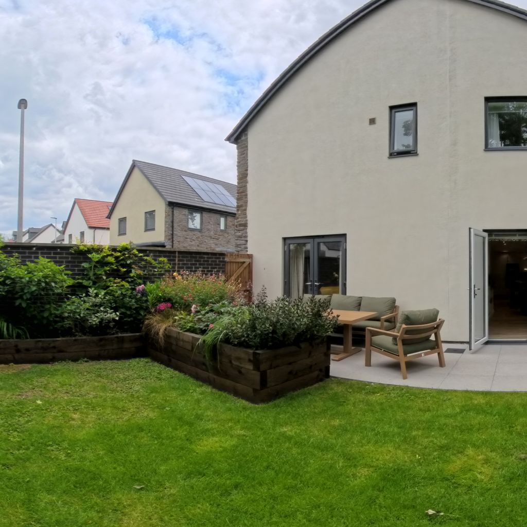 Exterior lounge