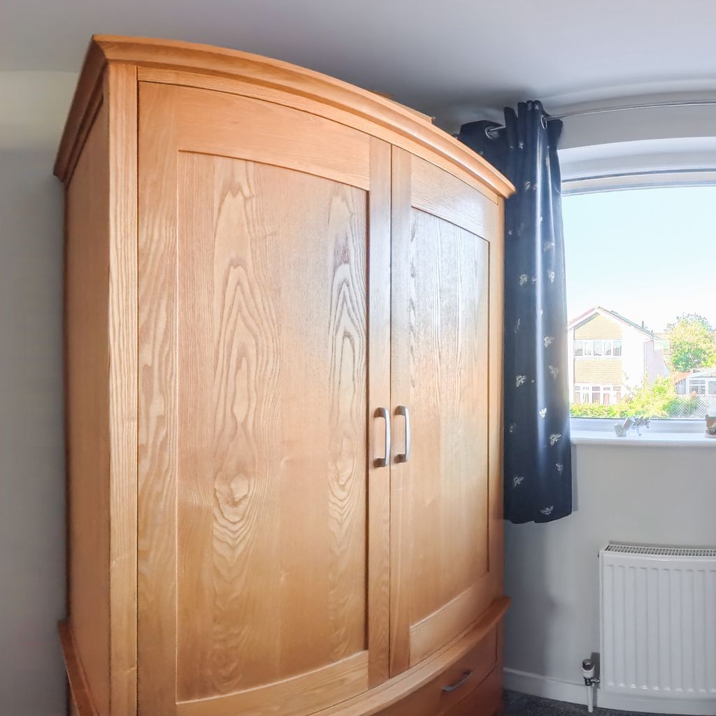 Bedroom/ Office