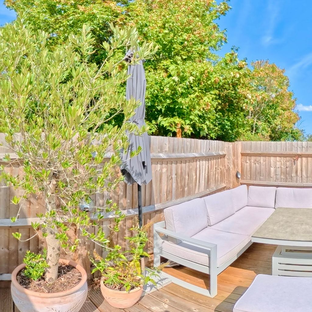 Exterior lounge