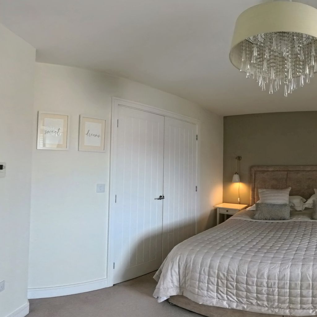 Principal bedroom