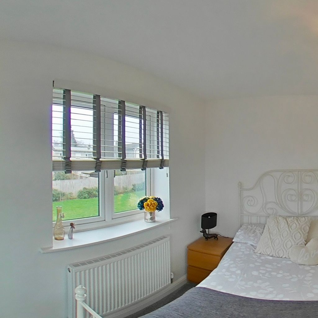 Bedroom 2 (2)