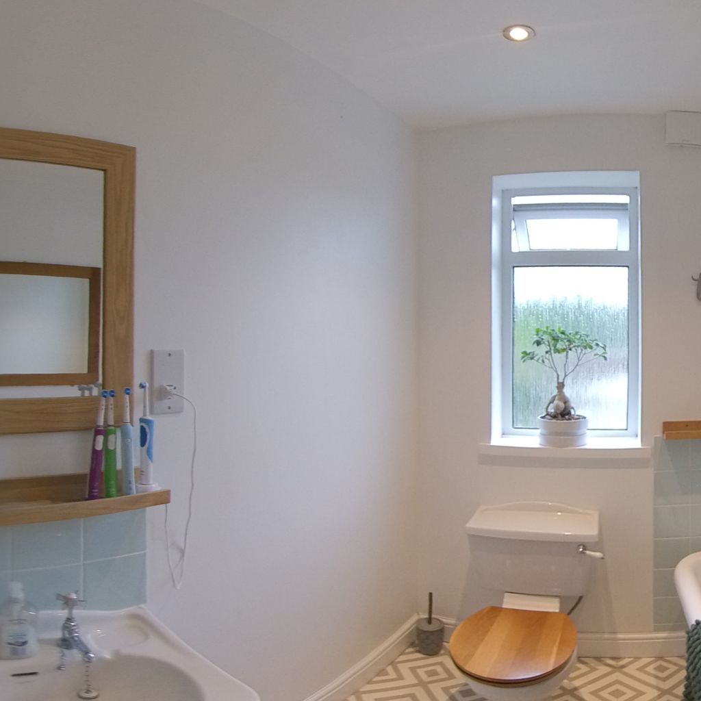 Family Bathroom 