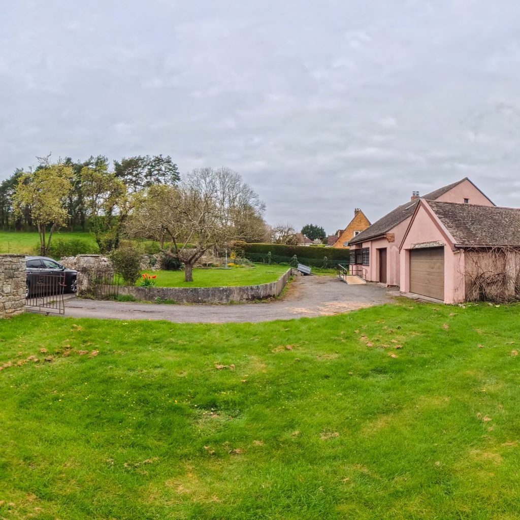 Front garden side