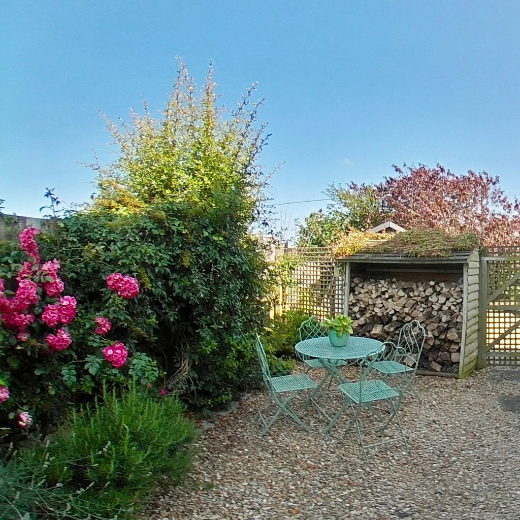 Side garden