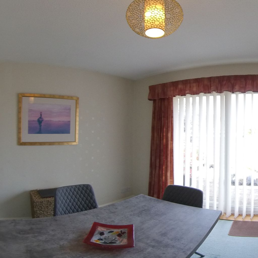 Dining Room/Bedroom 4