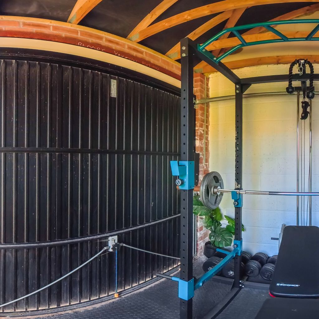 Garage/Gym
