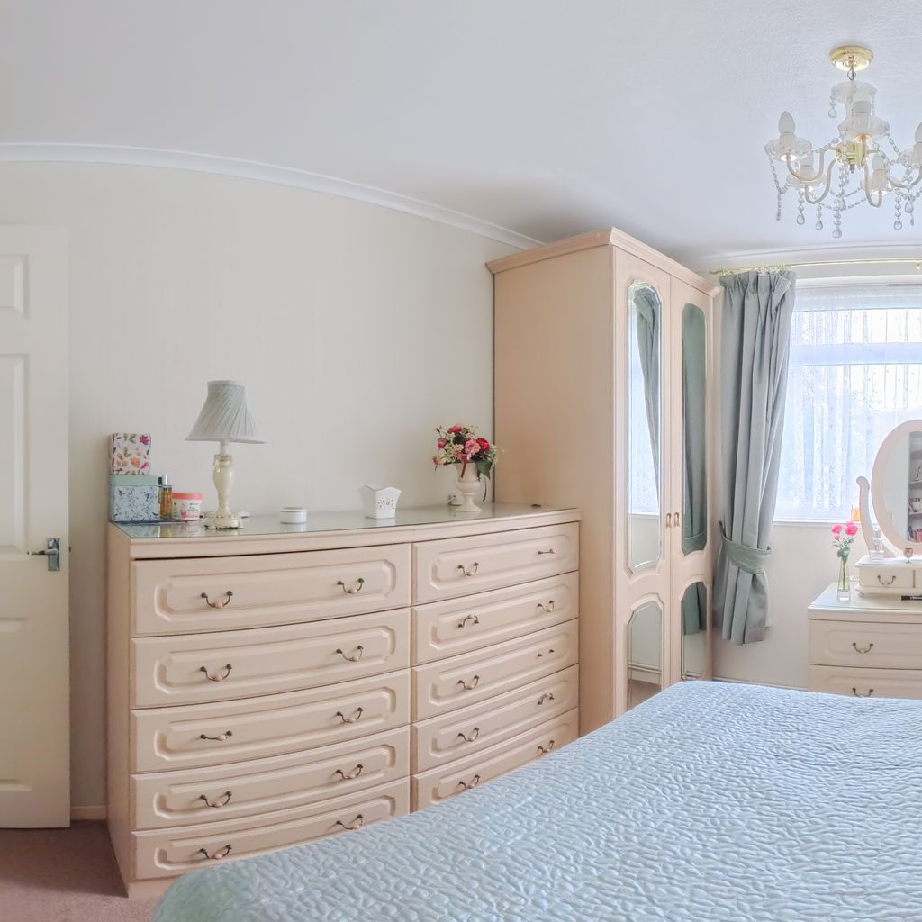 Bedroom 1a
