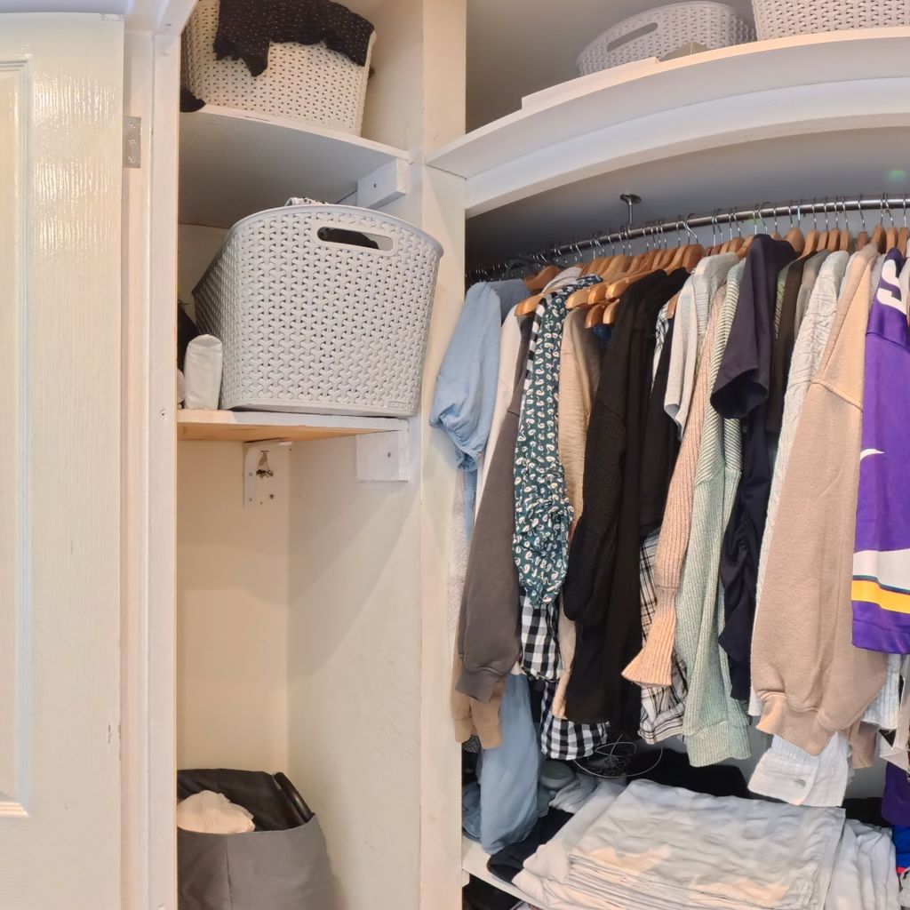 Walk-in wardrobe
