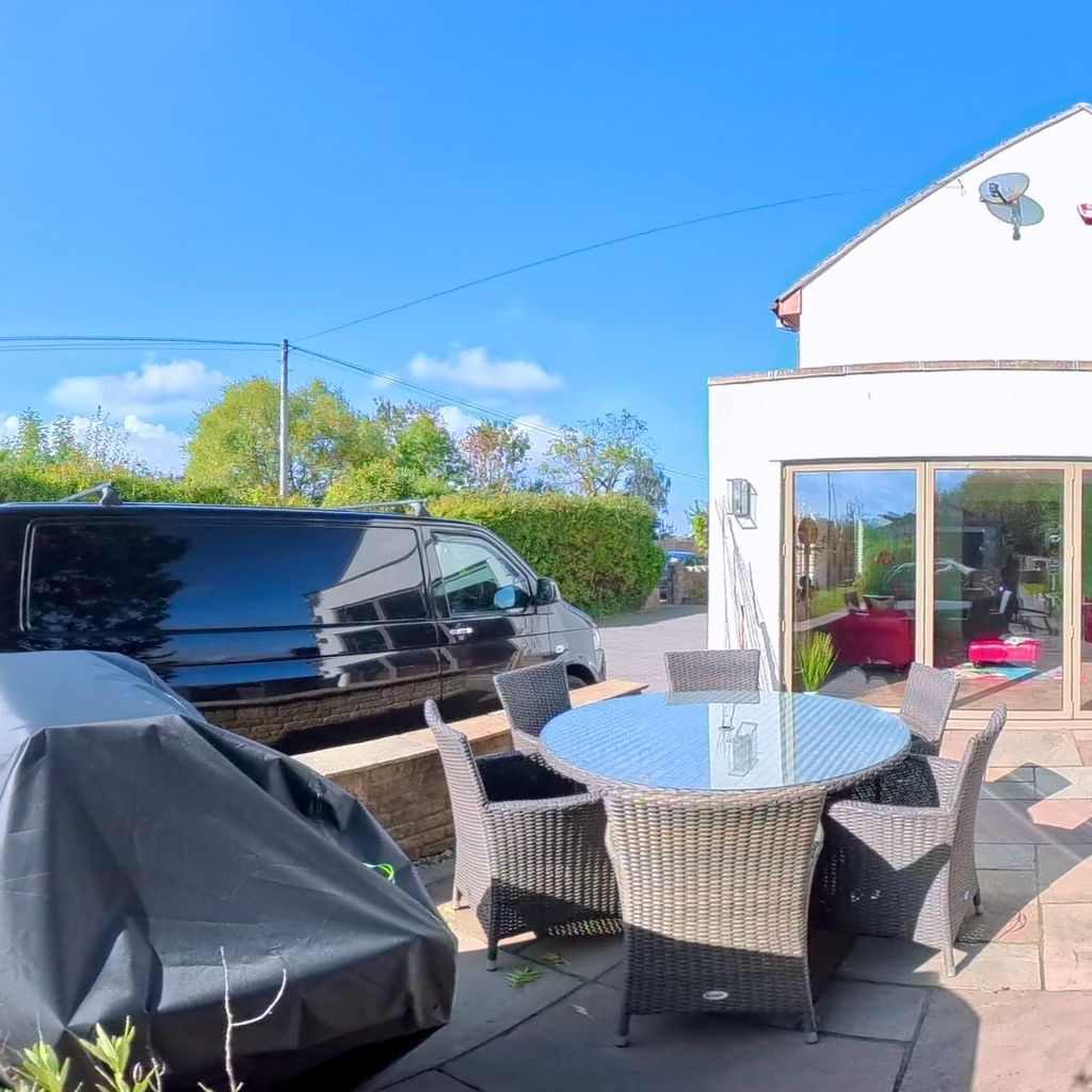 Exterior lounge