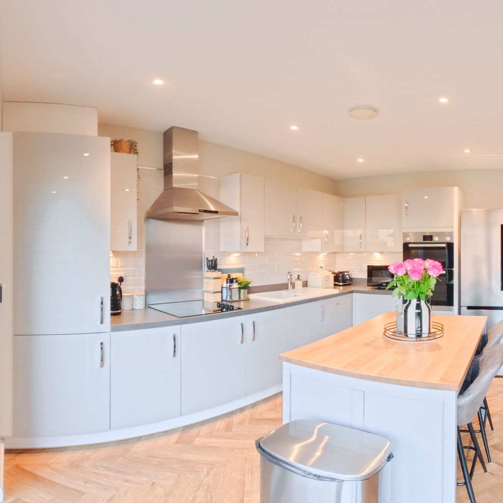 Kitchen dining