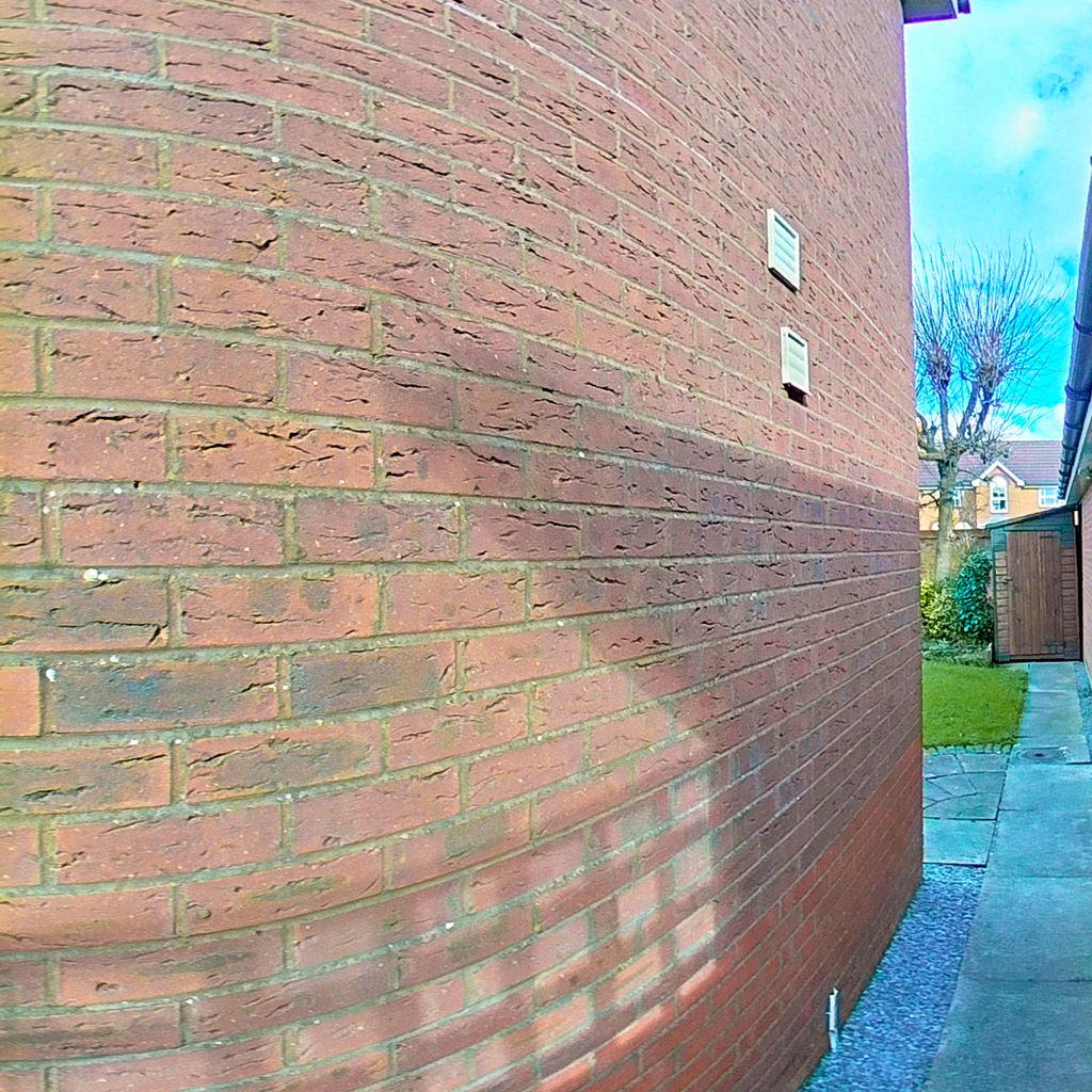Side alley