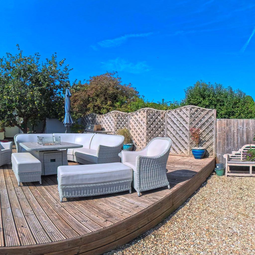 Garden Lounge
