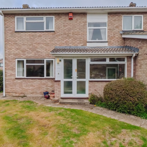 9 Rushmoor Grove