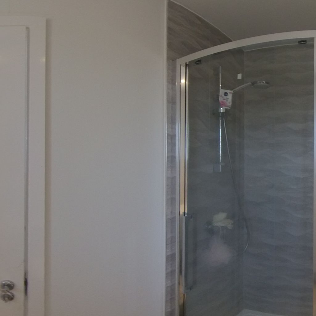 En-Suite 1