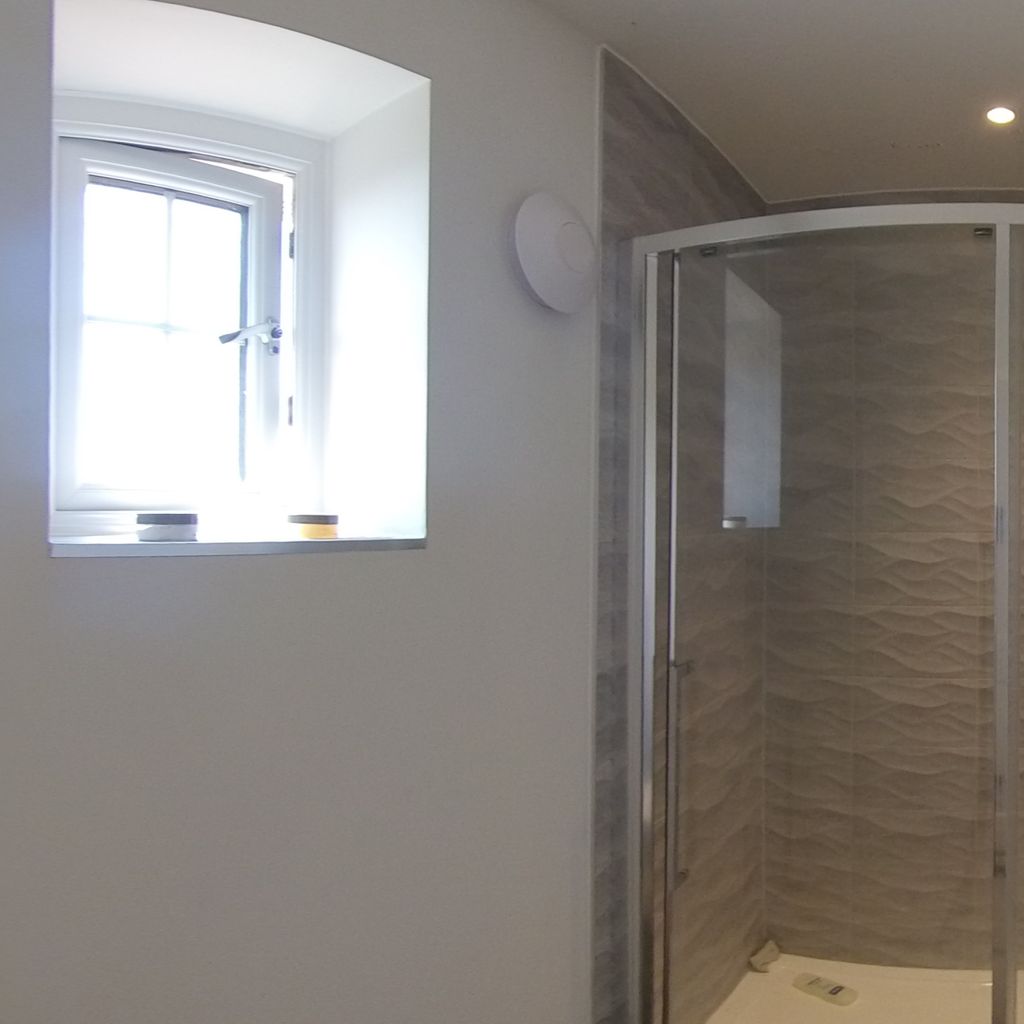En-Suite 2