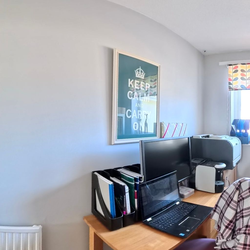 Bedroom 5 / office