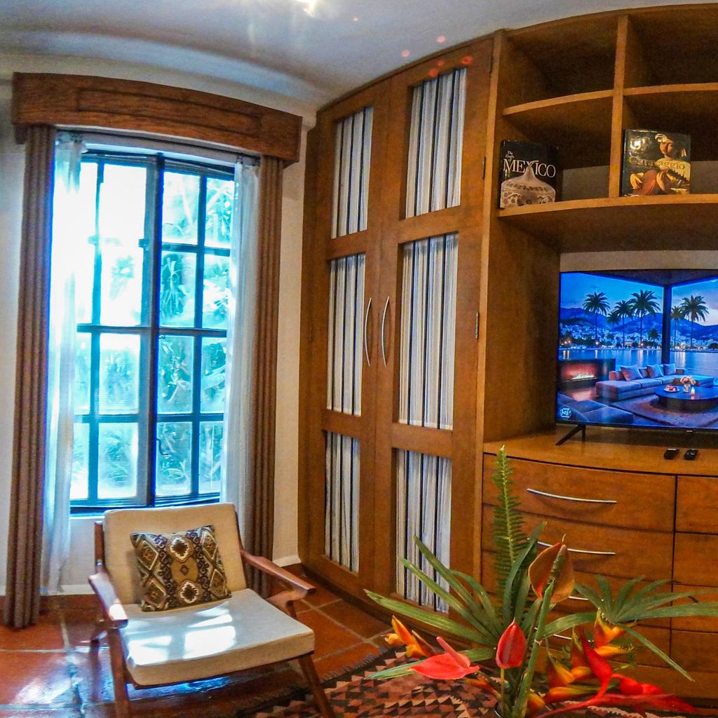 Living Ctr