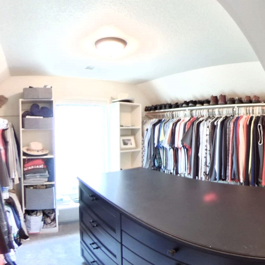 Owner Closet 1