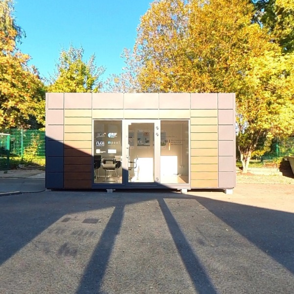 Container