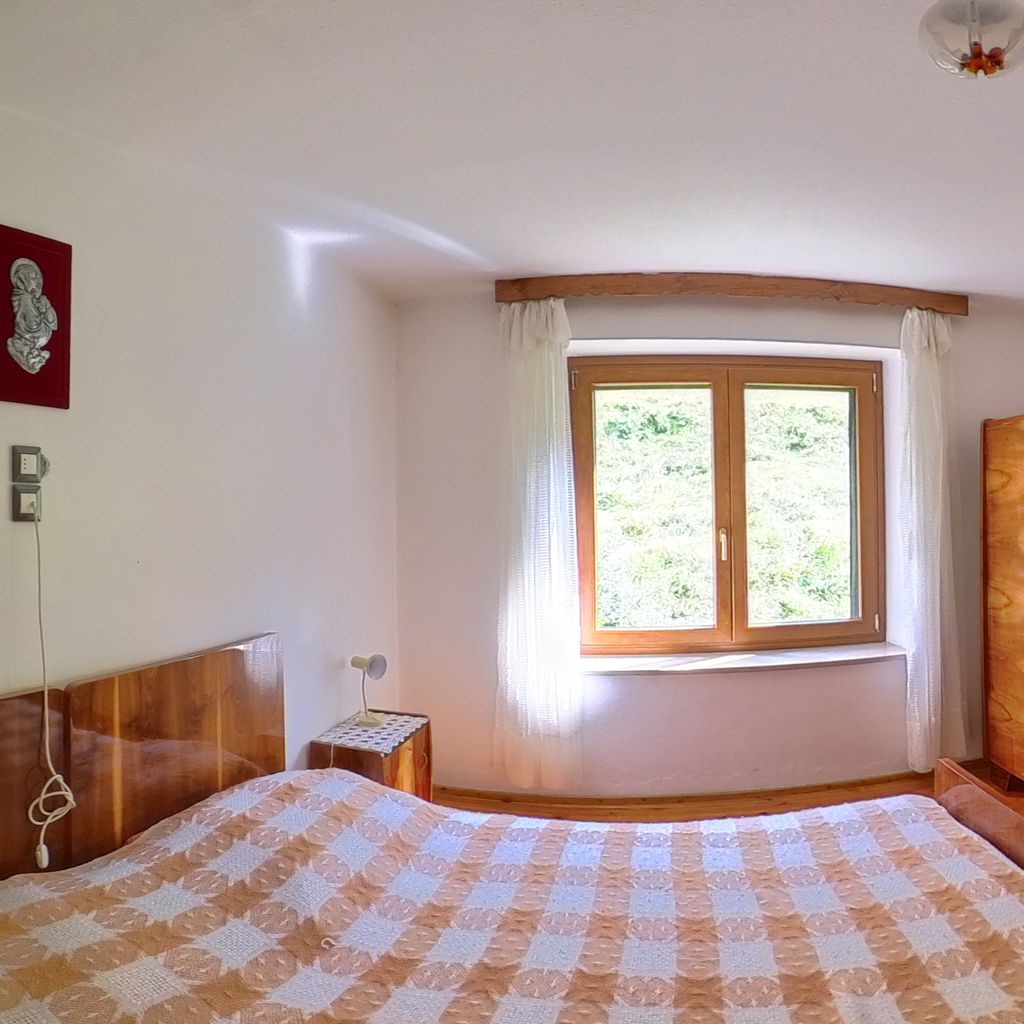Camera 5
