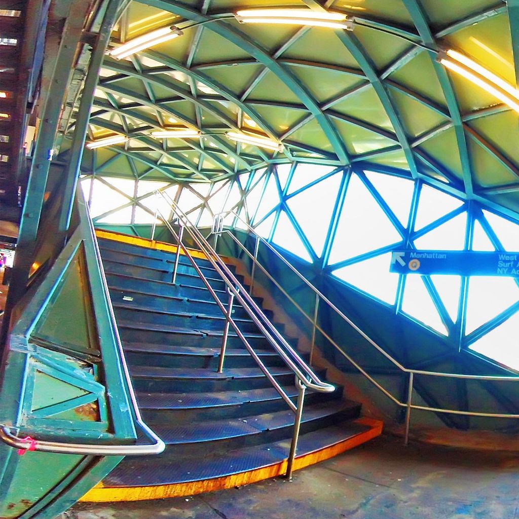 Subway - West 8th St - NY Aquarium