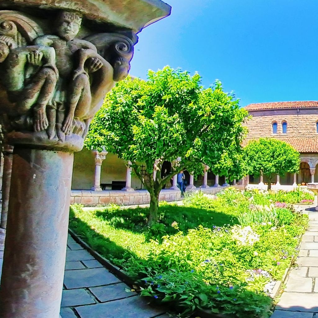 The Cloisters 9