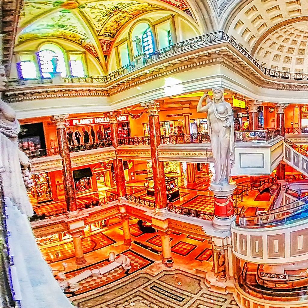 Forum Shops - 3rd Floor Middle