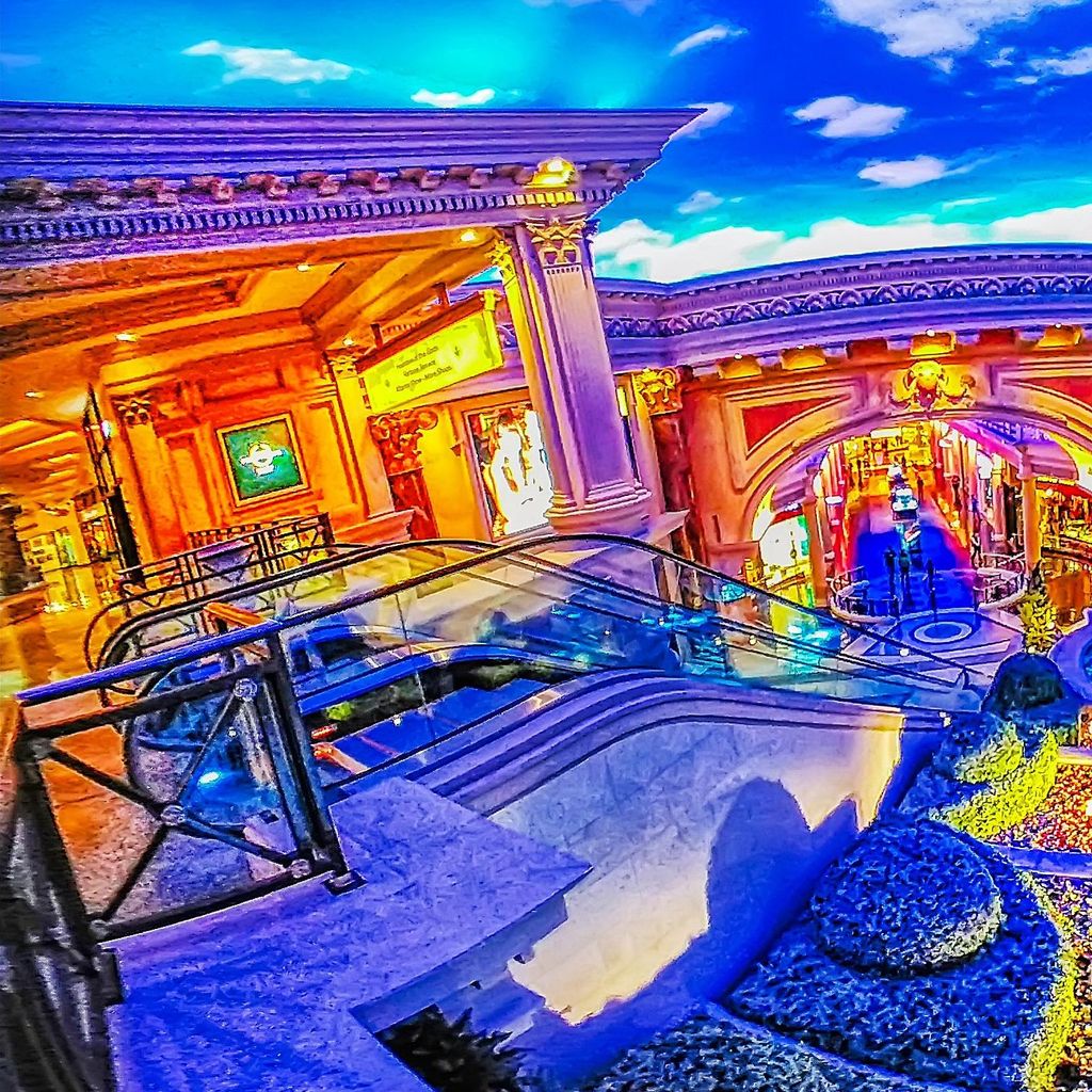 Forum Shops - Neptune's Fountain 1