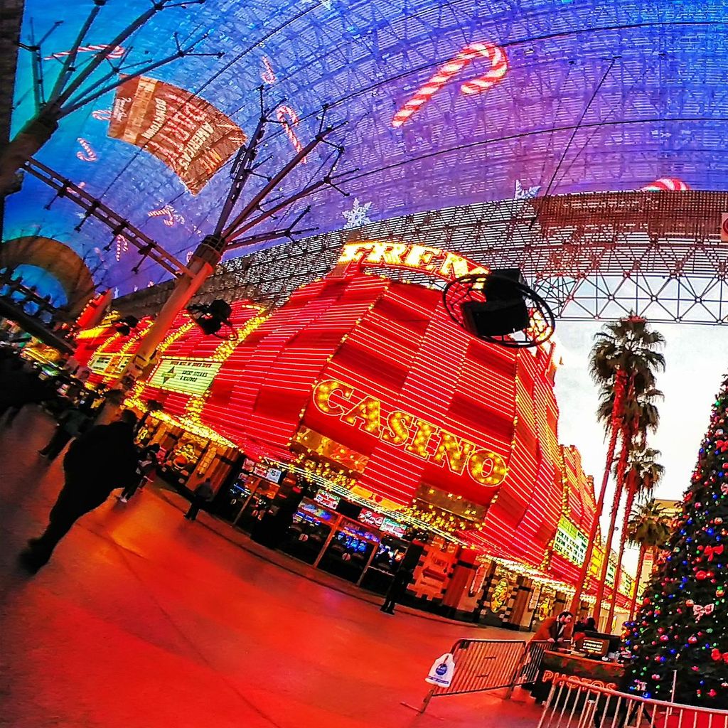 Fremont Street - Middle