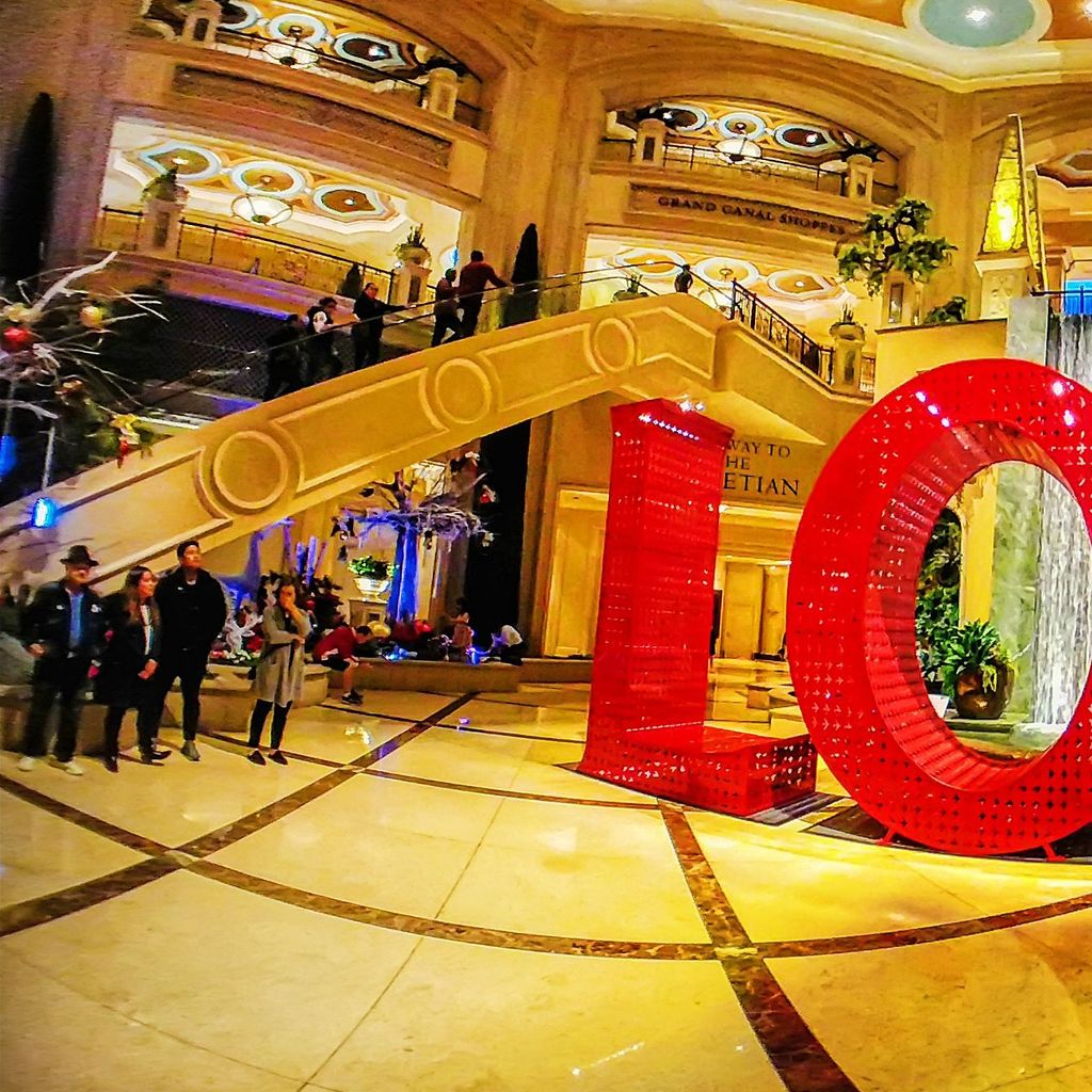 Venetian - Love Art Sculpture