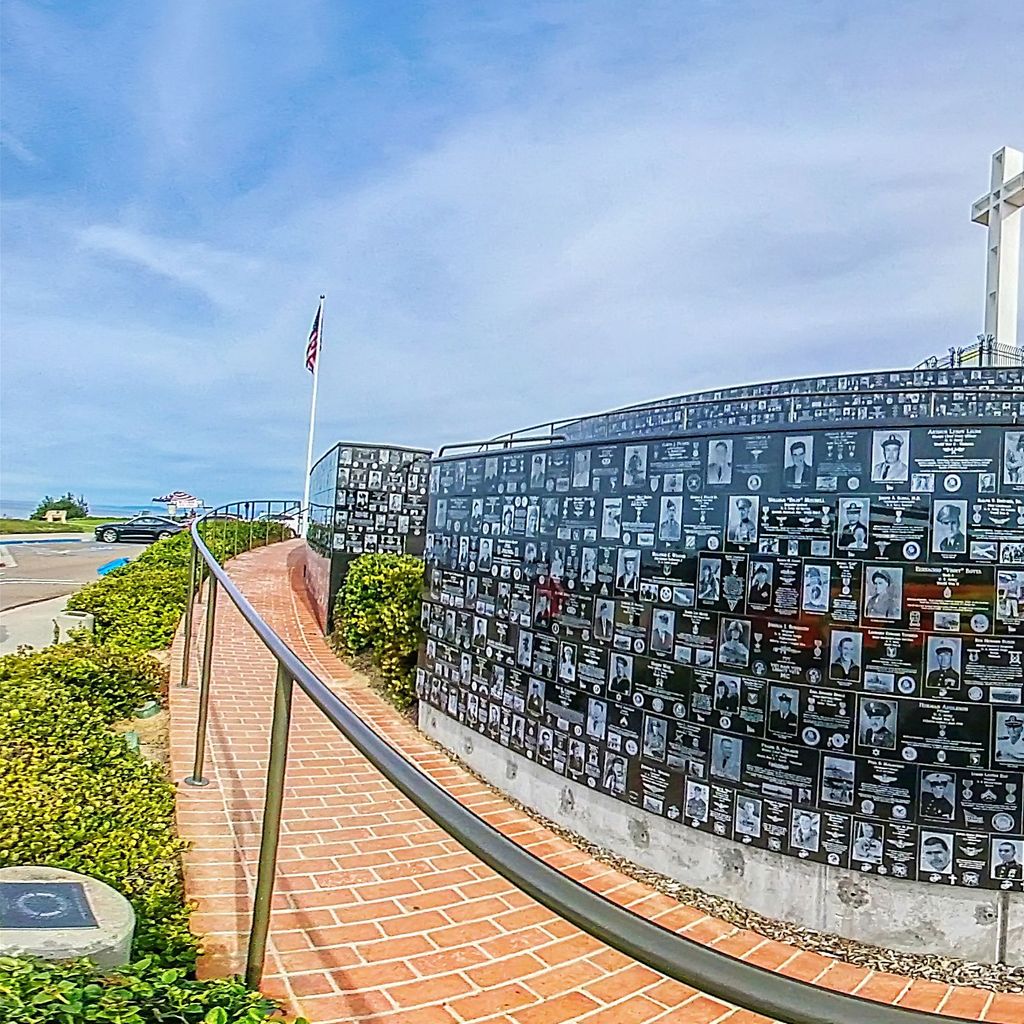 Mount Soledad - National Veterans Memorial 3